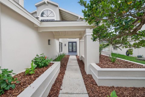 House in Palm Harbor, Florida 4 bedrooms, 316.61 sq.m. № 1909596 - photo 5