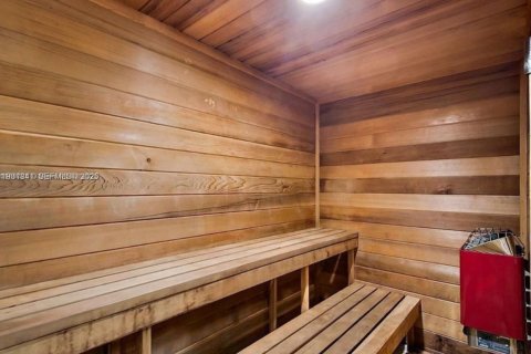 Condo in North Miami, Florida, 2 bedrooms  № 2035668 - photo 22