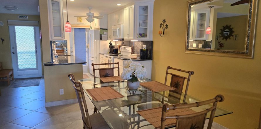 Condominio en Deerfield Beach, Florida, 2 dormitorios  № 2147050