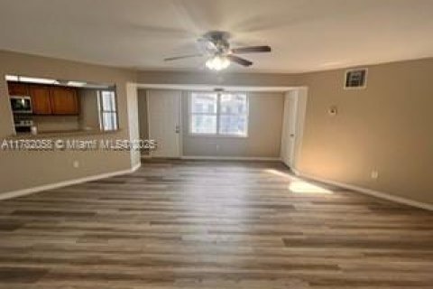 Condominio en alquiler en Stuart, Florida, 2 dormitorios, 116.22 m2 № 1934967 - foto 2