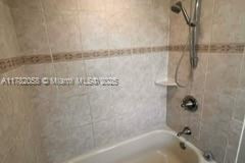 Condominio en alquiler en Stuart, Florida, 2 dormitorios, 116.22 m2 № 1934967 - foto 21