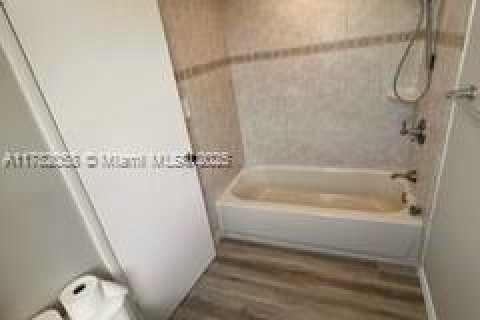 Condominio en alquiler en Stuart, Florida, 2 dormitorios, 116.22 m2 № 1934967 - foto 19