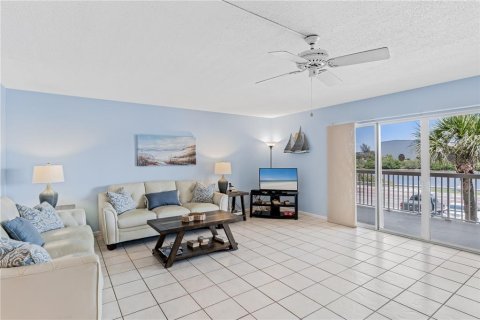 Condo in Indian Rocks Beach, Florida, 2 bedrooms  № 1899160 - photo 6