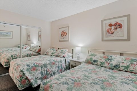 Condo in Indian Rocks Beach, Florida, 2 bedrooms  № 1899160 - photo 24