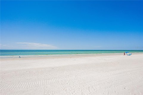 Condo in Indian Rocks Beach, Florida, 2 bedrooms  № 1899160 - photo 30