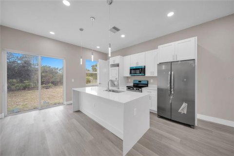 Villa ou maison à vendre à Punta Gorda, Floride: 3 chambres, 98.2 m2 № 2420084 - photo 7