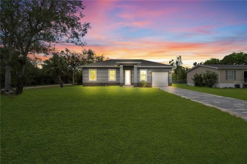 Villa ou maison à vendre à Punta Gorda, Floride: 3 chambres, 98.2 m2 № 2420084 - photo 2