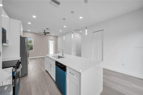 Villa ou maison à vendre à Punta Gorda, Floride: 3 chambres, 98.2 m2 № 2420084 - photo 9