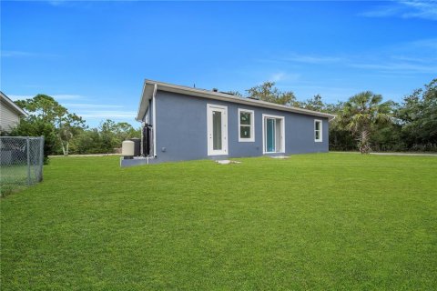 Villa ou maison à vendre à Punta Gorda, Floride: 3 chambres, 98.2 m2 № 2420084 - photo 26