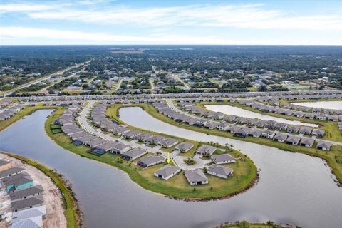 House in Fort Myers, Florida 4 bedrooms, 210.98 sq.m. № 1724541 - photo 2