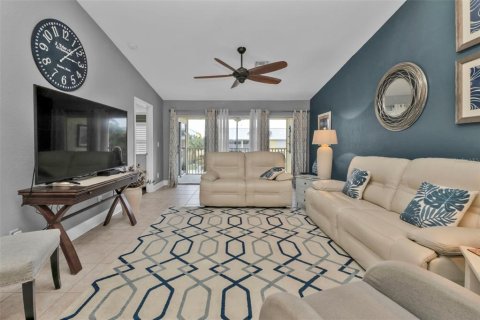 Condo in Punta Gorda, Florida, 3 bedrooms  № 1909485 - photo 2