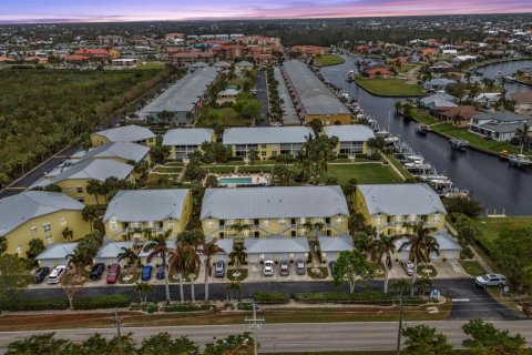 Condo in Punta Gorda, Florida, 3 bedrooms  № 1909485 - photo 1