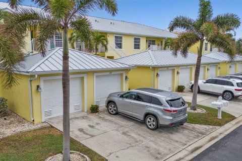 Condo in Punta Gorda, Florida, 3 bedrooms  № 1909485 - photo 6