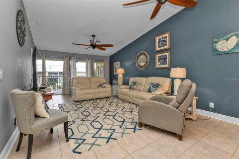 Condo in Punta Gorda, Florida, 3 bedrooms  № 1909485 - photo 11