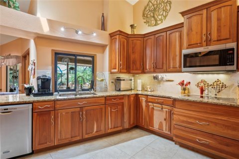 Casa en venta en Spring Hill, Florida, 4 dormitorios, 328.78 m2 № 1673235 - foto 13