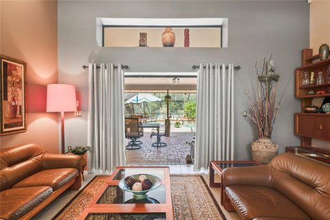Casa en venta en Spring Hill, Florida, 4 dormitorios, 328.78 m2 № 1673235 - foto 10