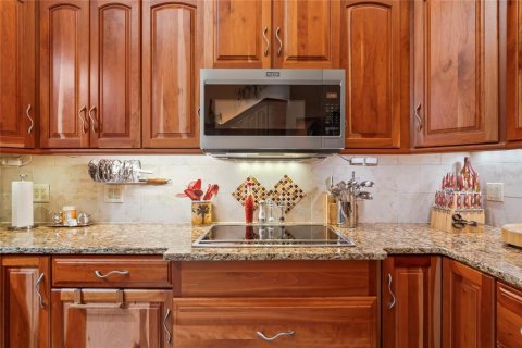 Casa en venta en Spring Hill, Florida, 4 dormitorios, 328.78 m2 № 1673235 - foto 15