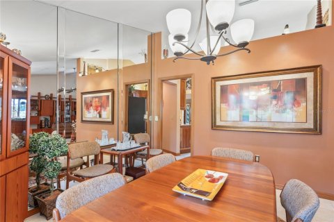 Casa en venta en Spring Hill, Florida, 4 dormitorios, 328.78 m2 № 1673235 - foto 25