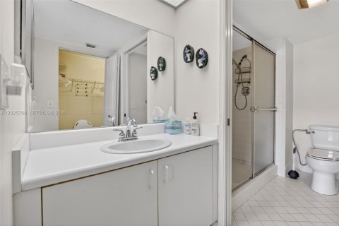 Condo in Pembroke Pines, Florida, 2 bedrooms № 2186083 - photo 20