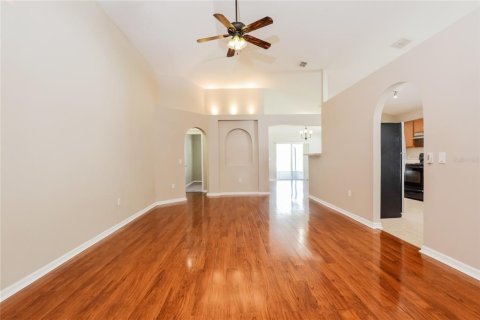 House in Leesburg, Florida 4 bedrooms, 186.73 sq.m. № 1520929 - photo 2