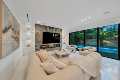 Villa ou maison à vendre à Miami, Floride: 3 chambres, 281.59 m2 № 1975323 - photo 28
