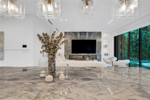 Villa ou maison à vendre à Miami, Floride: 3 chambres, 281.59 m2 № 1975323 - photo 27