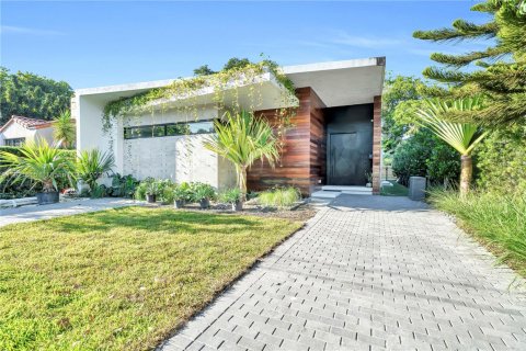 Villa ou maison à vendre à Miami, Floride: 3 chambres, 281.59 m2 № 1975323 - photo 5
