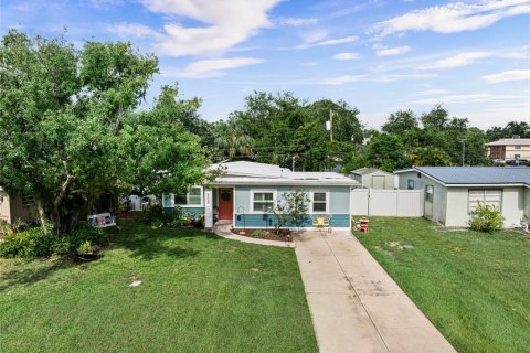 House in Largo, Florida 3 bedrooms, 91.88 sq.m. № 1841702 - photo 2