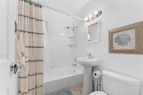 House in Largo, Florida 3 bedrooms, 91.88 sq.m. № 1841702 - photo 26