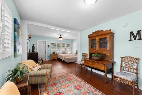 House in Largo, Florida 3 bedrooms, 91.88 sq.m. № 1841702 - photo 28