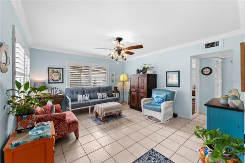 House in Largo, Florida 3 bedrooms, 91.88 sq.m. № 1841702 - photo 4