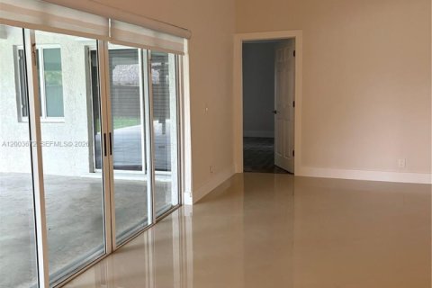 House in Pembroke Pines, Florida 4 bedrooms, 263.75 sq.m. № 2069171 - photo 7