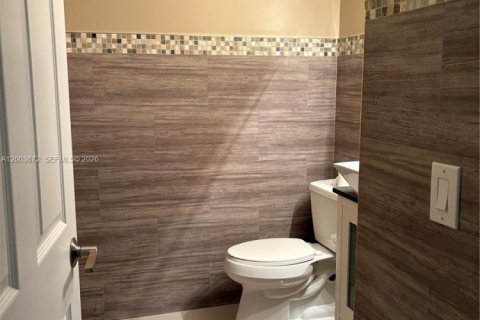 House in Pembroke Pines, Florida 4 bedrooms, 263.75 sq.m. № 2069171 - photo 19