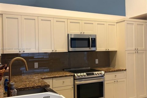 House in Pembroke Pines, Florida 4 bedrooms, 263.75 sq.m. № 2069171 - photo 21