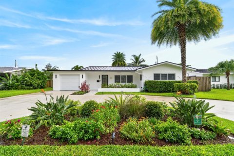 Villa ou maison à vendre à Lighthouse Point, Floride: 3 chambres, 149.57 m2 № 2392552 - photo 2