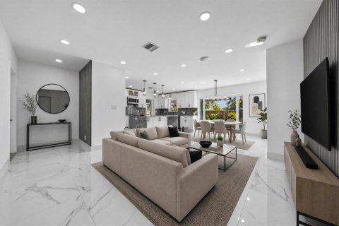 Villa ou maison à vendre à Lighthouse Point, Floride: 3 chambres, 149.57 m2 № 2392552 - photo 6