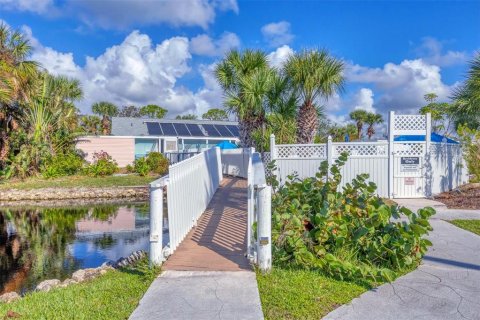 House in Port Charlotte, Florida 2 bedrooms, 80.64 sq.m. № 1629678 - photo 30