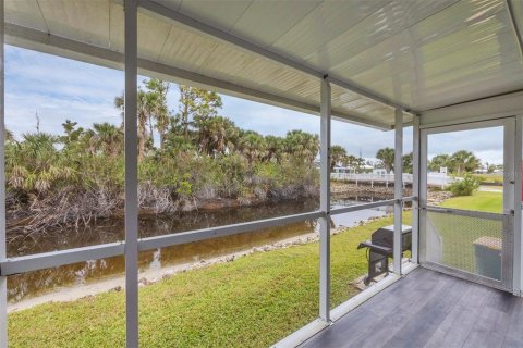 House in Port Charlotte, Florida 2 bedrooms, 80.64 sq.m. № 1629678 - photo 25