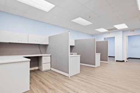 Propiedad comercial en venta en Holiday, Florida, 2119.47 m2 № 1815629 - foto 10