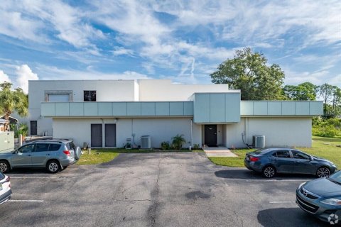 Propiedad comercial en venta en Holiday, Florida, 2119.47 m2 № 1815629 - foto 2