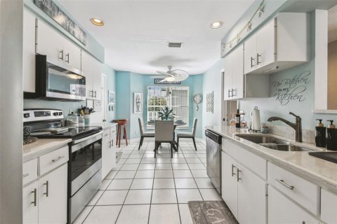 Casa en venta en Bradenton, Florida, 2 dormitorios, 115.11 m2 № 1742821 - foto 5