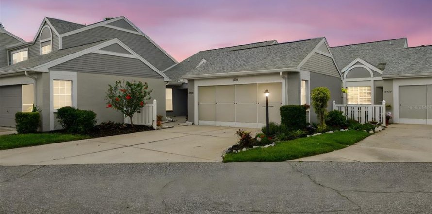 House in Bradenton, Florida 2 bedrooms, 115.11 sq.m. № 1742821