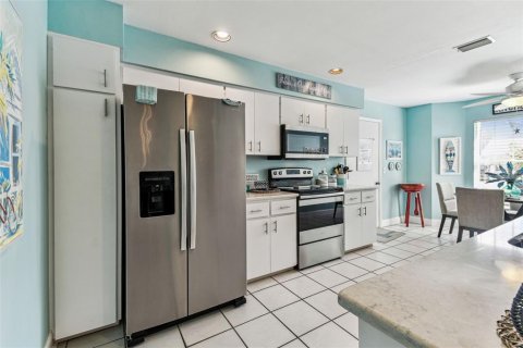 Casa en venta en Bradenton, Florida, 2 dormitorios, 115.11 m2 № 1742821 - foto 4
