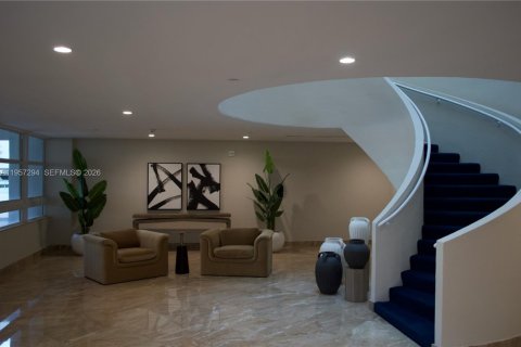 Condo in Pompano Beach, Florida, 2 bedrooms № 2019766 - photo 23