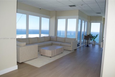 Condo in Pompano Beach, Florida, 2 bedrooms № 2019766 - photo 27