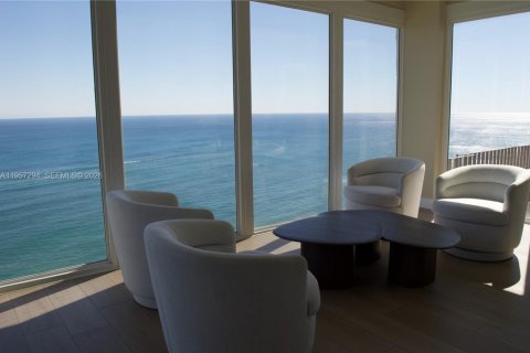 Condo in Pompano Beach, Florida, 2 bedrooms № 2019766 - photo 29