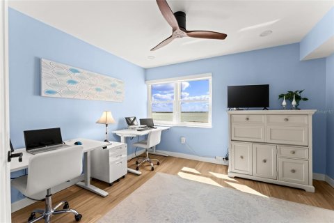 Condo in Dunedin, Florida, 3 bedrooms  № 2396338 - photo 28