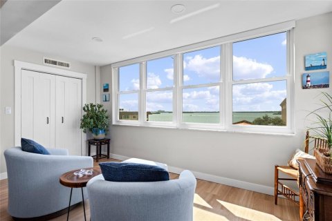 Condo in Dunedin, Florida, 3 bedrooms  № 2396338 - photo 22