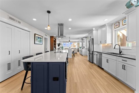 Condo in Dunedin, Florida, 3 bedrooms  № 2396338 - photo 6