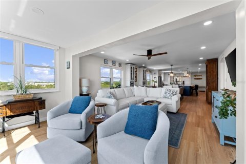 Condo in Dunedin, Florida, 3 bedrooms  № 2396338 - photo 24